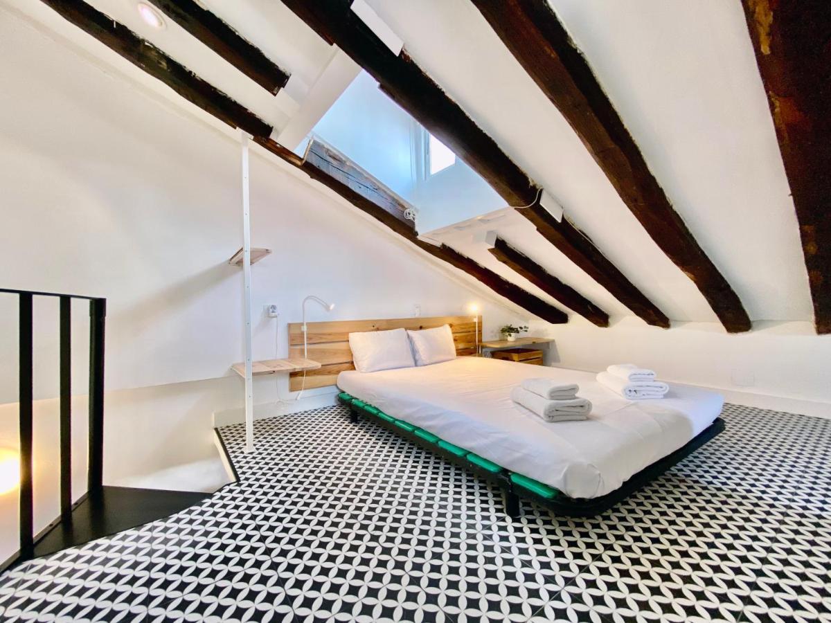 Charming Gran Via Attic Apartment Madrid Exterior photo