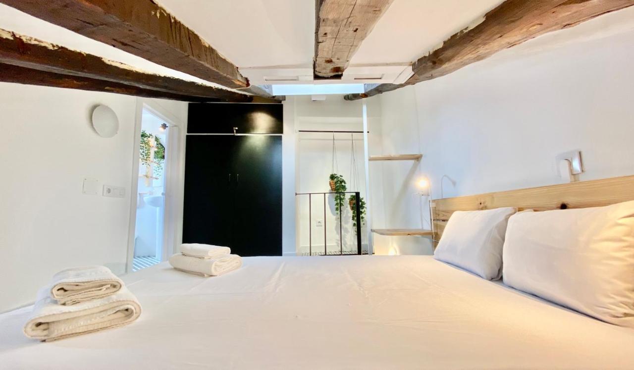 Charming Gran Via Attic Apartment Madrid Exterior photo