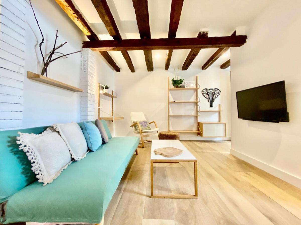 Charming Gran Via Attic Apartment Madrid Exterior photo