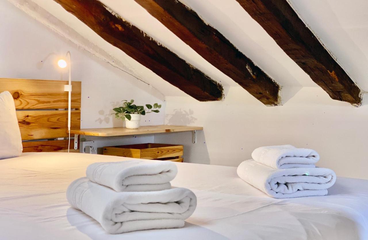 Charming Gran Via Attic Apartment Madrid Exterior photo
